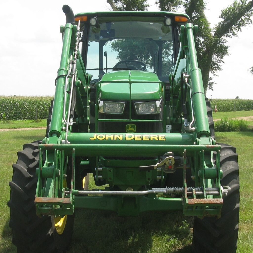 John Deere 6120E MFWD