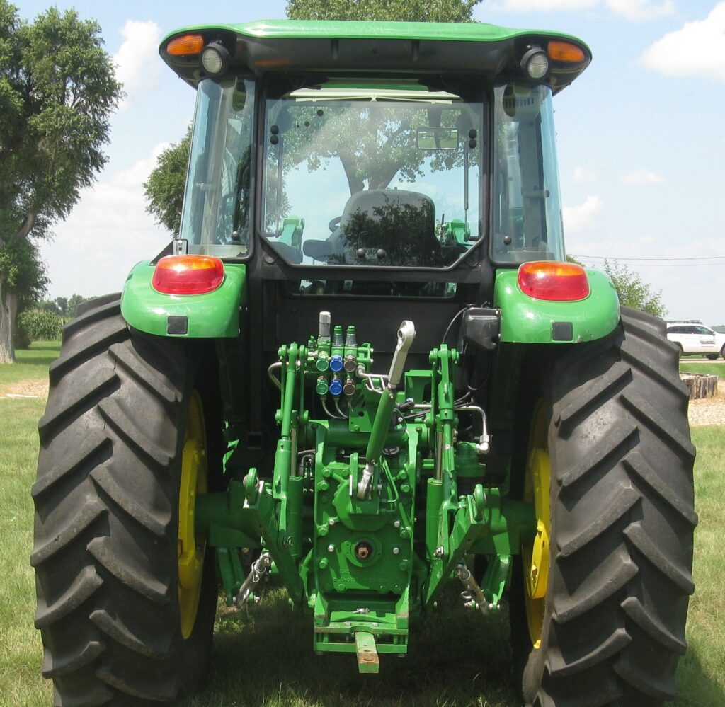 John Deere 6120E MFWD